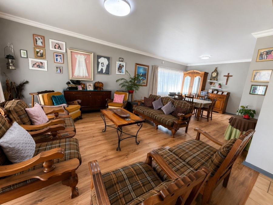 3 Bedroom Property for Sale in Langenhovenpark Free State